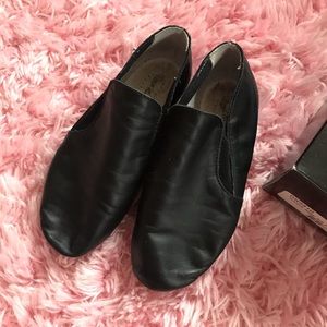 Girls size 12 Black Jazz Shoes.  EUC